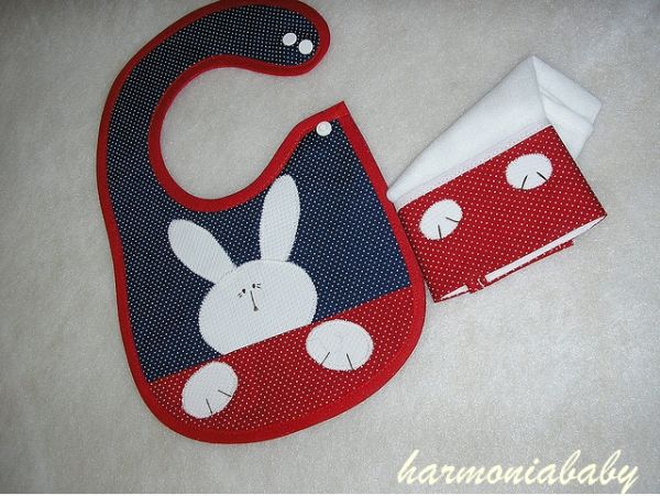 kit de babador + toalhinha de menino.